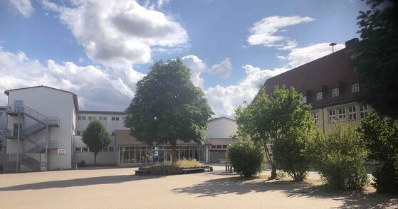 Sanierungsbedürftige Grundschule Pleinfeld